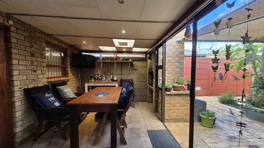 3 Bedroom Property for Sale in Strand South Western Cape